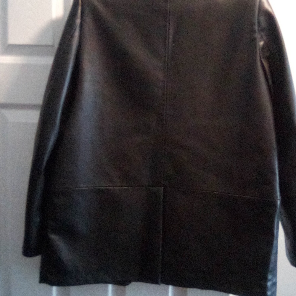 Leather - Picture 3 of 4